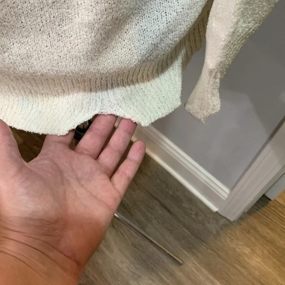 Vici cactus sweater, size small - Picture 7 of 10